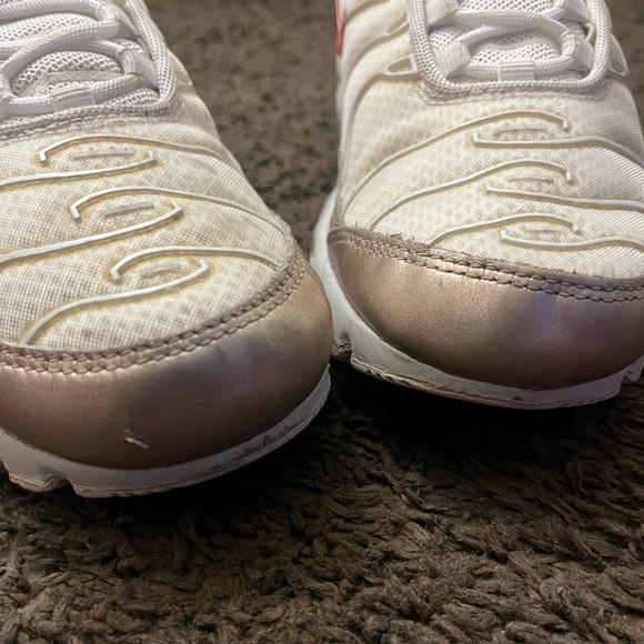 Nike White and Gold Athletic Shoes - Picture 1 of 8